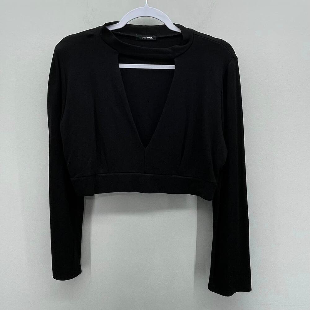 Fashion Nova Black Long Sleeve V-neck Crop Top
